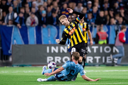 Djurgårdens Rasmus Schuller och Häckens Simon Gustafson
