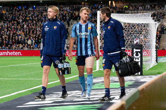 Djurgårdens Rasmus Schuller byts ut skadad