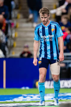 Djurgårdens Rasmus Schüller har ont  fotbollsmatchen i