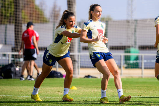 Johanna Rytting Kaneryd and Kosovare Asllani of the Swedish