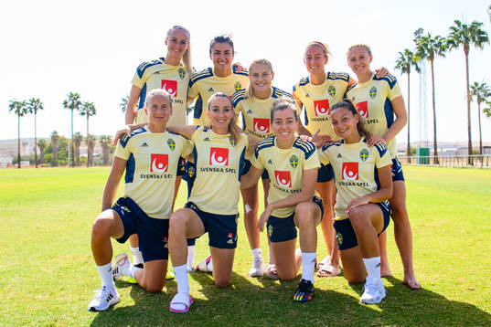 Amanda Ilestedt, goalkeeper Zecira Musovic, Amanda Nilden,