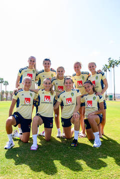 Amanda Ilestedt, goalkeeper Zecira Musovic, Amanda Nilden,