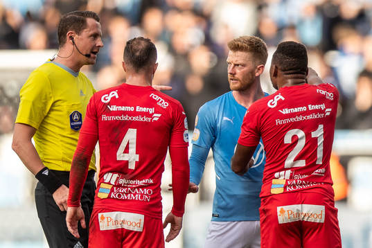 Domare Andreas Ekberg och Malmö FFs Anders Christiansen