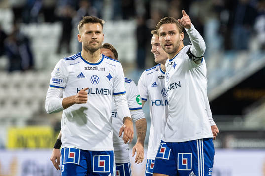 IFK Norrköpings Christoffer Nyman jublar med lagkamrater