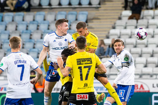 IFK Norrköpings Viktor Agardius och Mjällbys Ivan Kricak