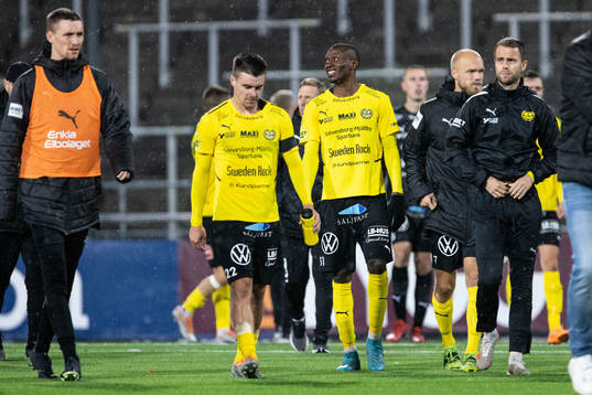 Mjällbys Jesper Gustavsson och Silas Nwankwo