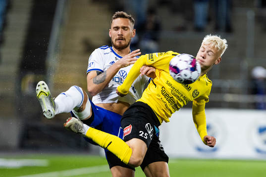 IFK Norrköpings Linus Wahlqvist Egnell och Mjällbys Otto