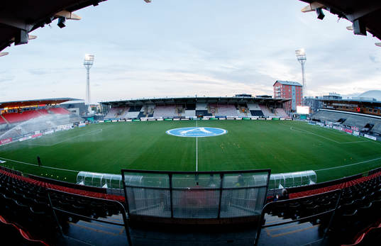 En nedsläckt Behrn Arena för att spara el