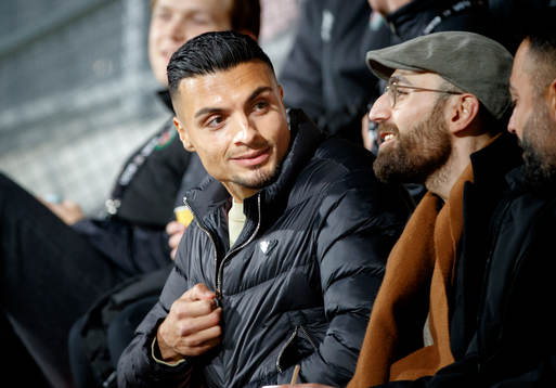 Örebros Ahmed Yasin sitter på läktaren