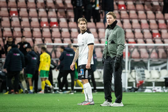 Örebros Daniel Björnkvist och Martin Broberg deppar