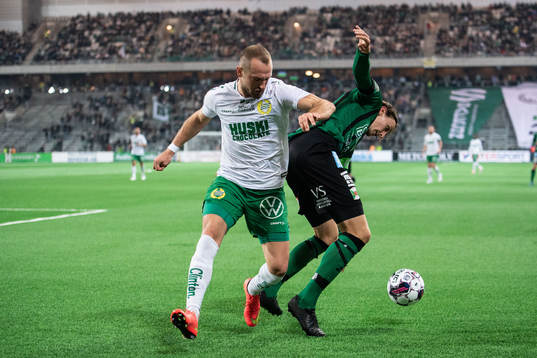 Hammarbys Veton Berisha och Varbergs Joakim Lindner