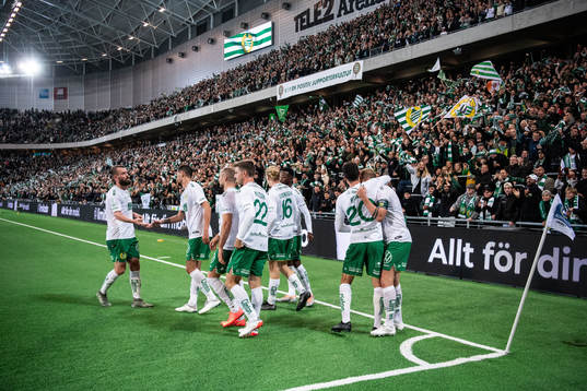 Hammarbys spelare jublar