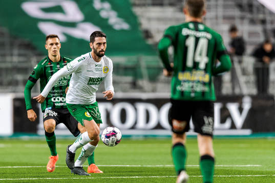 Varbergs Tobias Carlsson och Hammarbys Nahir Besara