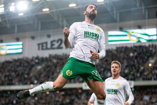 Hammarbys Nahir Besara jublar