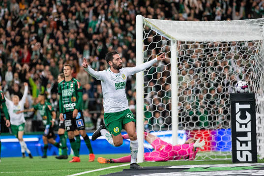 Hammarbys Nahir Besara jublar