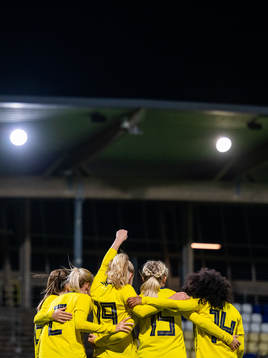 Matilda Vinberg of Sweden celebrates with team mates