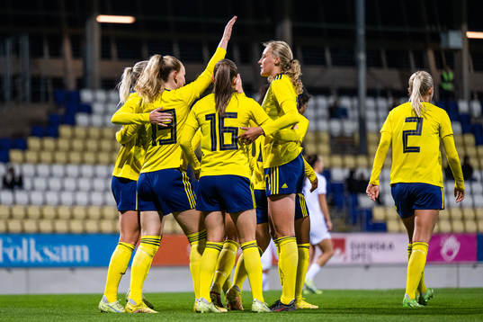 Matilda Vinberg of Sweden celebrates with team mates