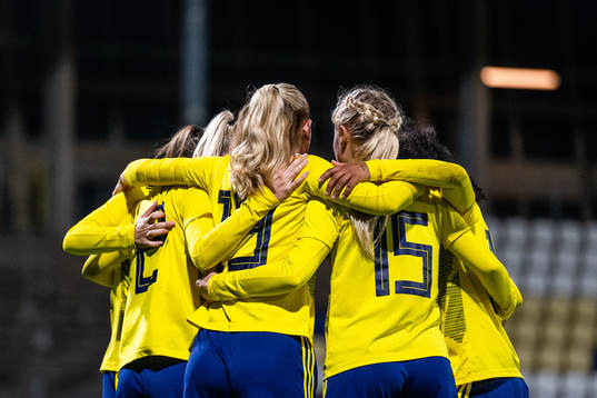 Matilda Vinberg of Sweden celebrates with team mates