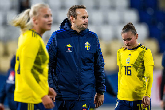 head coach Martin Qvarnmans Möller of Sweden