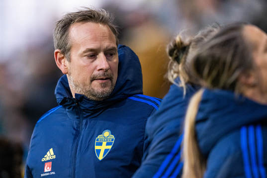 head coach Martin Qvarnmans Möller of Sweden
