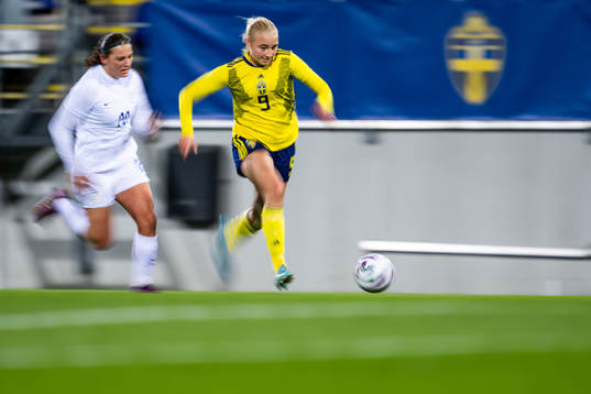 Mel Filis of England and Stinalisa Johansson of Sweden