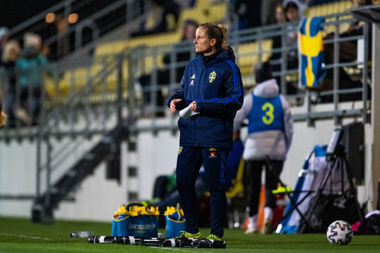 assistant coach Johanna Almgren of Sweden