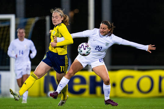 Paulina Nyström of Sweden and Mel Filis of England