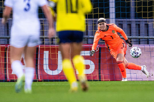 goalkeeper Emma Holmgren of Sweden