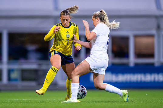 Cornelia Kapocs of Sweden and Poppy Pattinson of England