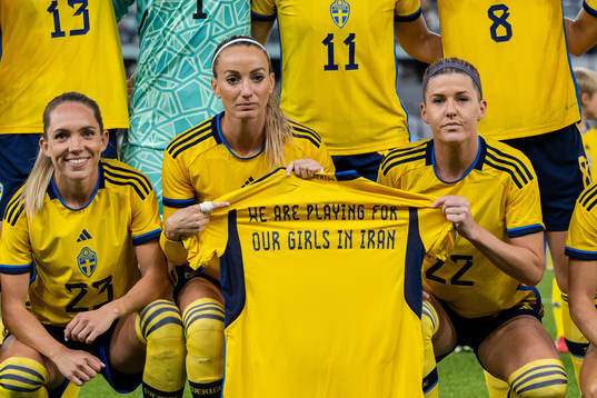Elin Rubensson, Kosovare Asllani and Olivia Schough of