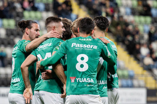 Jönköpings Södras Marko Nikolic jublar med lagkamrater