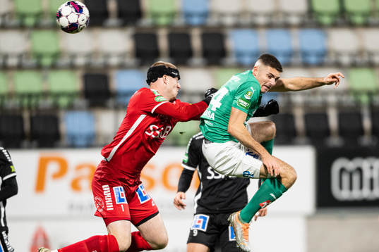 Jönköpings Södras Marko Nikolic nickar in 1-0
