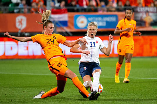 Lisa Doorn of Netherlands and Sophie Roman Haug of Norway