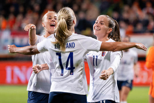 Anja Sønstevold , Amalie Eikeland and Guro Reiten of