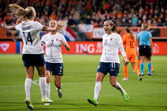 Anja Sønstevold , Amalie Eikeland and Guro Reiten of