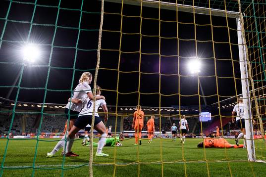 Mathilde Harviken and Maren Mjelde celebrates