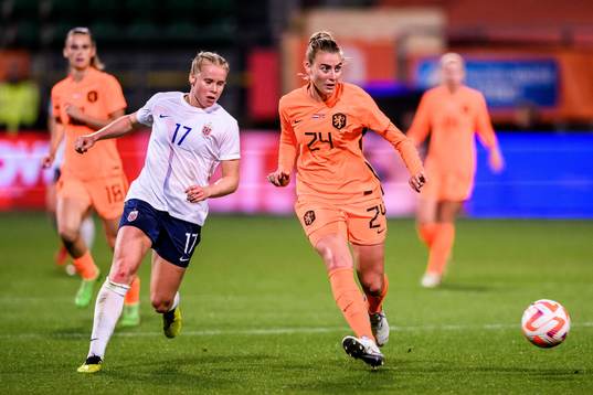 Julie Blakstad of Norway and Lisa Doorn of The Netherlands
