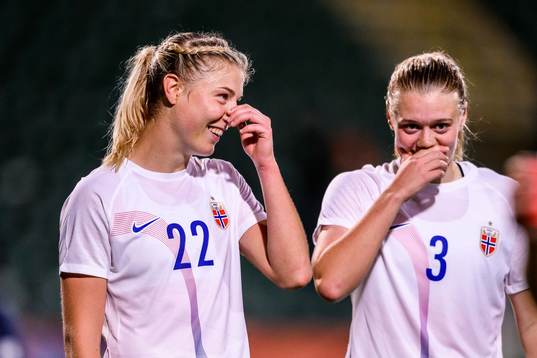 Sophie Roman Haug and Mathilde Harviken of Norway