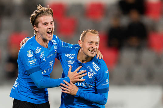 Halmstads Erik Ahlstrand och Joel Allansson jublar