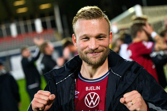 Örgrytes Nicklas Bärkroth jublar