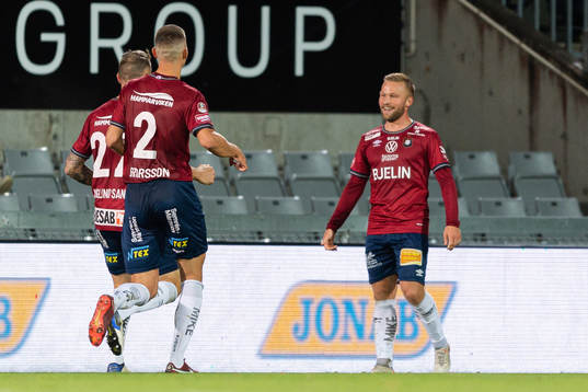 Örgrytes Nicklas Bärkroth jublar