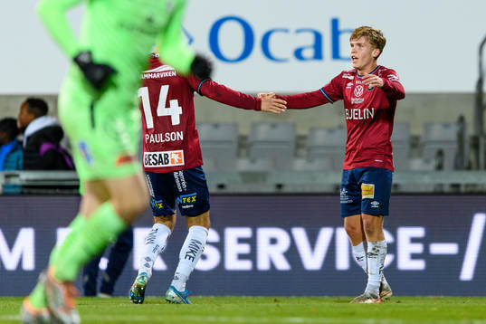 Örgrytes Isak Dahlqvist jublar