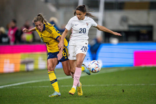 Filippa Angeldahl of Sweden and Delphine Cascarino of France