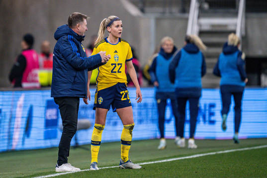 Head coach Peter Gerhardsson and Olivia Schough of Sweden