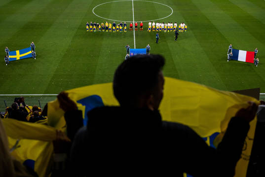 Players of Sweden and of France