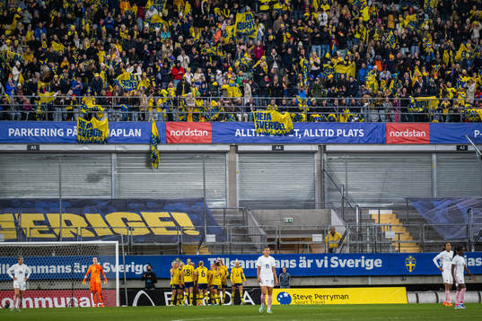 Madelen Janogy of Sweden celebrates with team mates