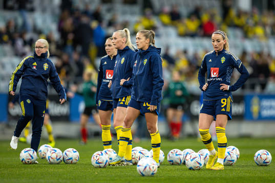 Filippa Angeldahl and Kosovare Asllani of Sweden