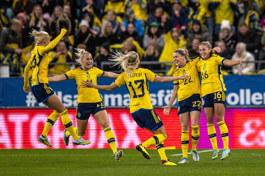 Filippa Angeldahl of Sweden celebrate with teammates