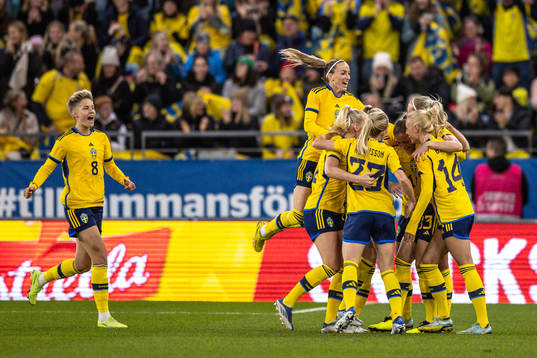 Filippa Angeldahl of Sweden celebrate teammates