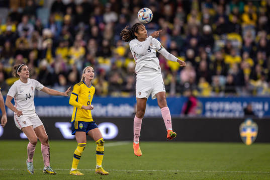 Wendie Renard of France